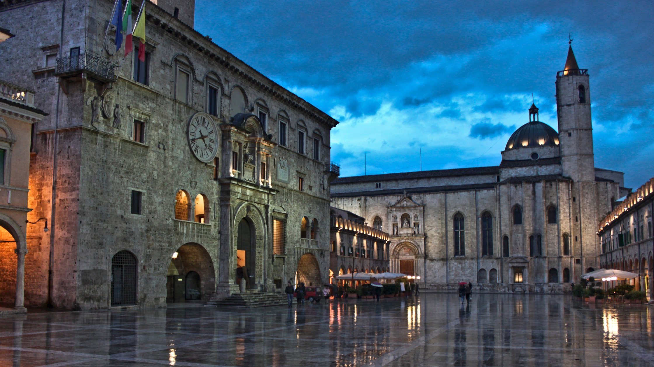 Ascoli Piazza del Popolo