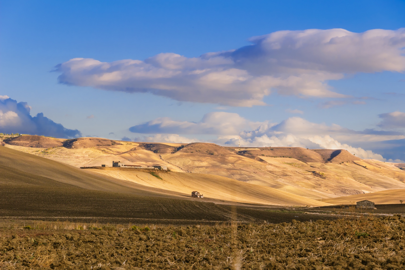 View_of_Basilicata_hills.jpg